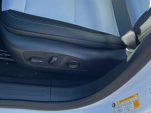 New 2026 Chevrolet Equinox EV LT image 14