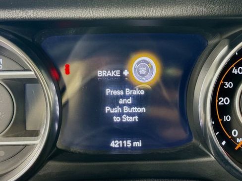 Used 2022 Jeep Wrangler Unlimited Sahara w/ LED Lighting Group AWD/4WD image 12