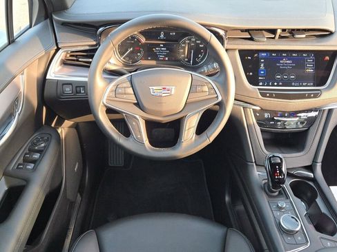 New 2025 Cadillac XT5 Luxury image 21