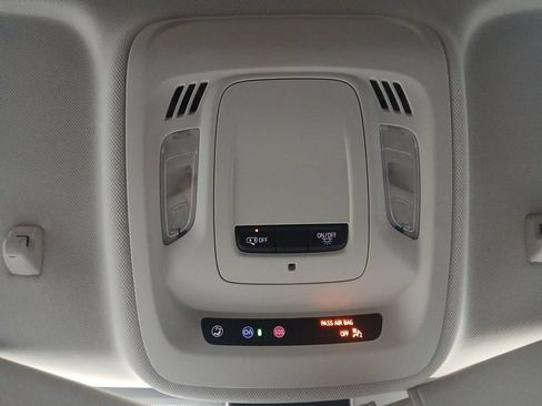 Used 2023 Buick Envision Preferred FWD image 7