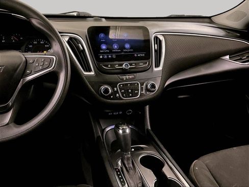 Used 2020 Chevrolet Malibu LT image 6