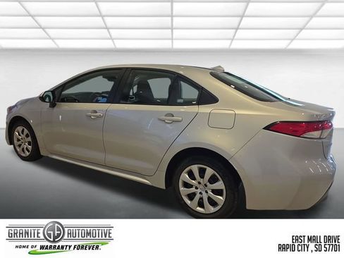 Used 2025 Toyota Corolla LE FWD image 4