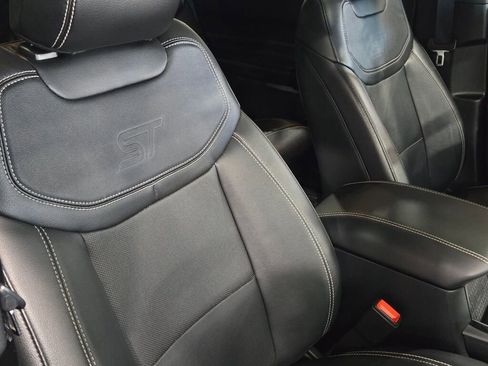 Used 2023 Ford Explorer ST w/ Equipment Group 401A image 8