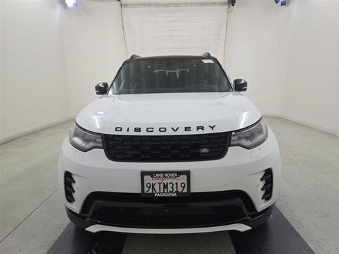 Used 2024 Land Rover Discovery Dynamic SE AWD/4WD image 2