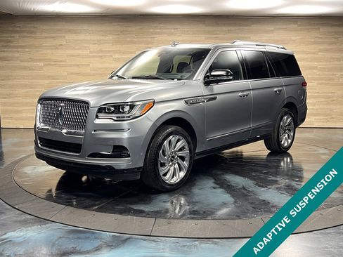 Used 2023 Lincoln Navigator Reserve image 6