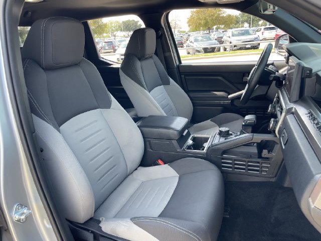 Used 2025 Toyota Tacoma TRD Off-Road AWD/4WD image 27