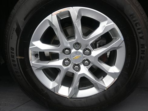 Used 2023 Chevrolet Traverse LS FWD image 10