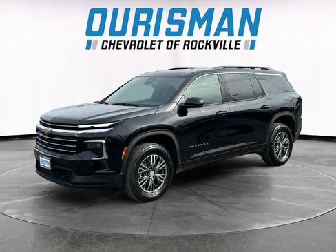 Used 2024 Chevrolet Traverse LT image 2