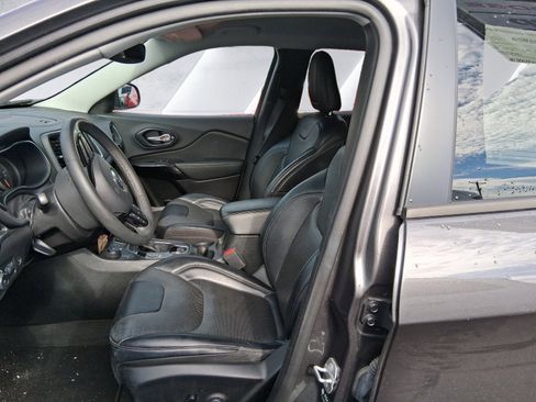 Used 2023 Jeep Cherokee Altitude Lux image 10