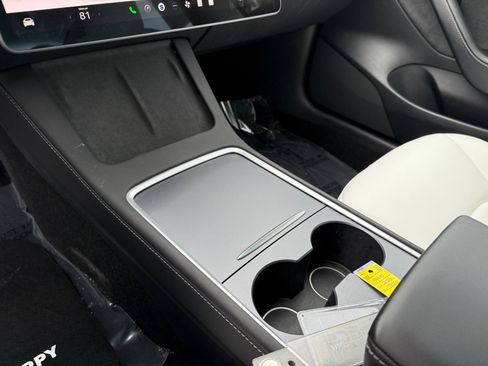 Used 2023 Tesla Model 3 Standard Range image 13