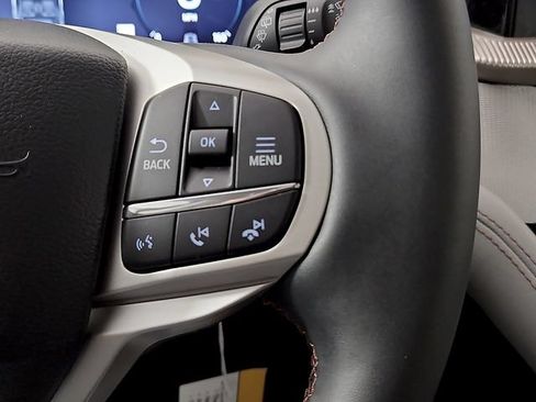 Used 2026 Ford Explorer Active w/ Active Comfort Package RWD image 19