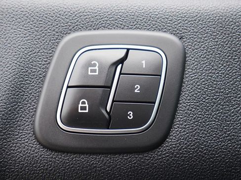 Used 2020 Ford Escape SEL FWD image 27