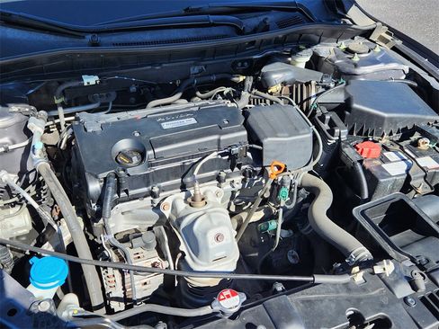 Used 2017 Honda Accord LX image 15