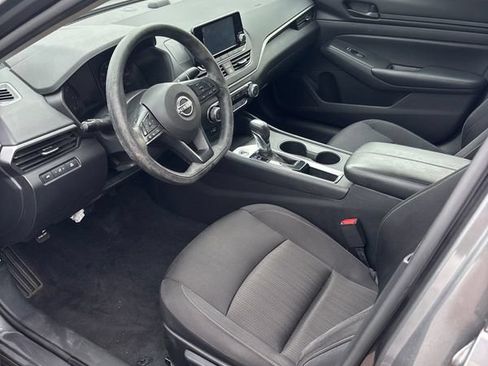 Used 2024 Nissan Altima 2.5 S FWD image 2