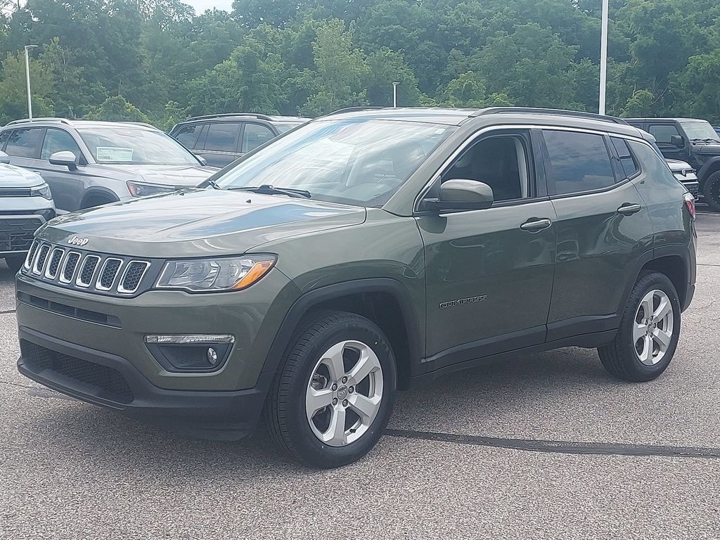 Used 2021 Jeep Compass Latitude w/ Convenience Group AWD/4WD image 3