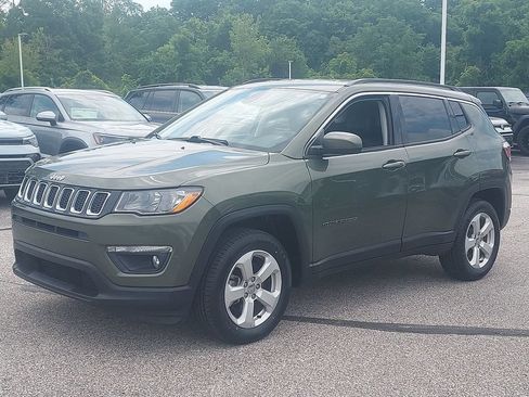 Used 2021 Jeep Compass Latitude w/ Convenience Group AWD/4WD image 3
