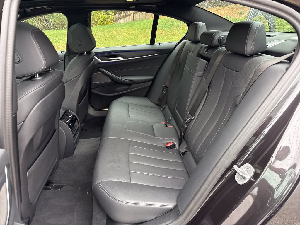 Used 2023 BMW 530i xDrive w/ Premium Package AWD/4WD image 28