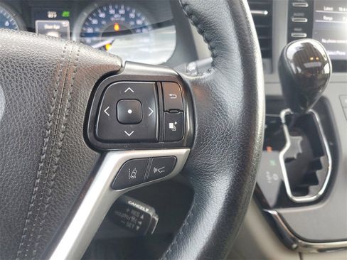Used 2019 Toyota Sienna XLE image 23