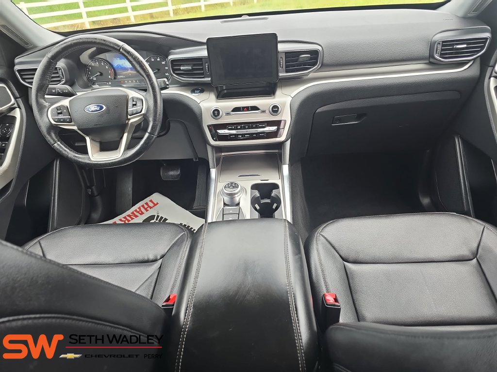 Used 2021 Ford Explorer XLT w/ Equipment Group 202A AWD/4WD image 9