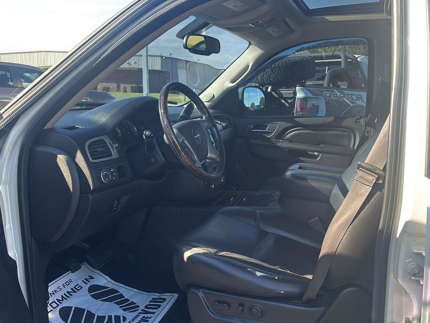 Used 2013 GMC Yukon XL Denali AWD/4WD image 11