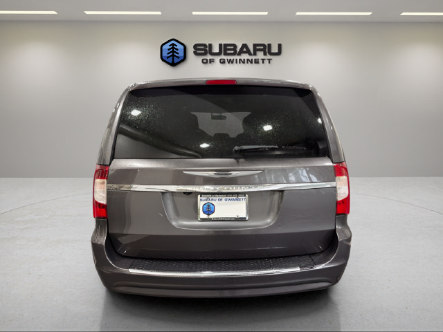 Used 2015 Chrysler Town & Country Touring FWD image 4