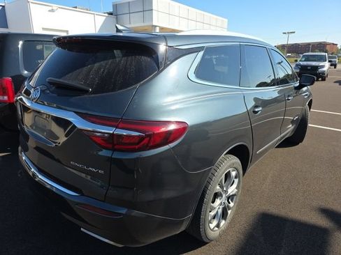 Used 2018 Buick Enclave Avenir w/ Avenir Technology Package FWD image 4