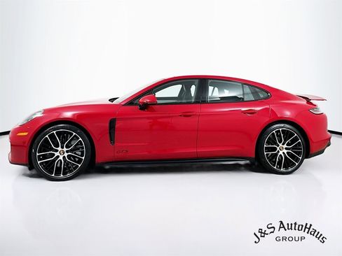 Used 2021 Porsche Panamera GTS image 4