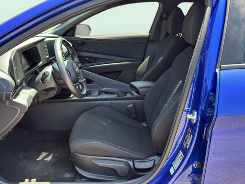 Certified 2025 Hyundai Elantra Sport FWD image 12