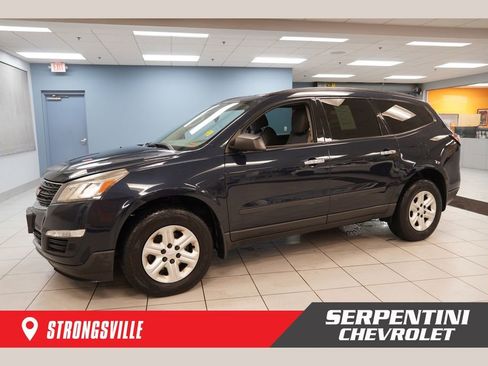 Used 2016 Chevrolet Traverse LS FWD image 1