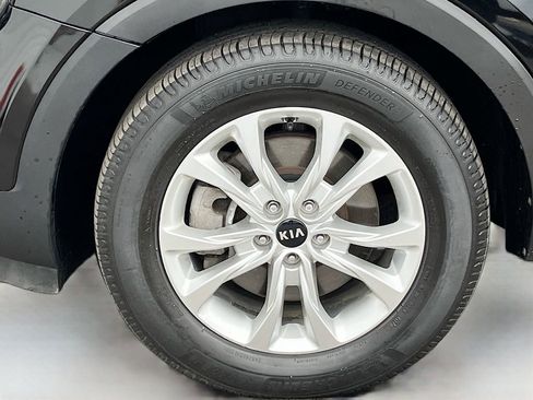 Used 2021 Kia Telluride LX AWD/4WD image 32