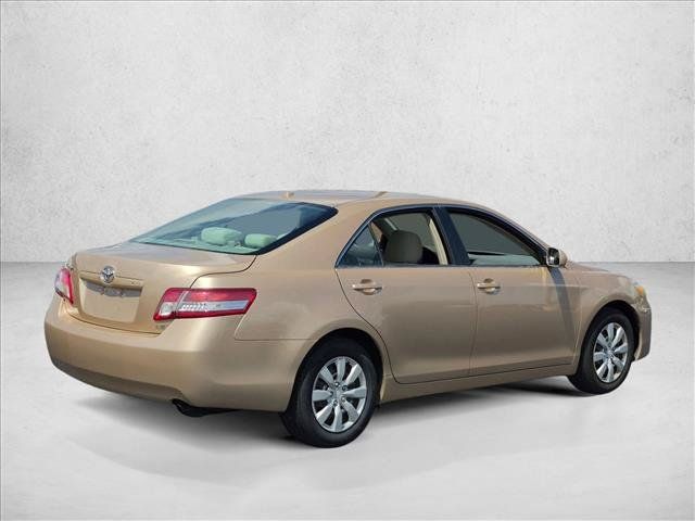 Used 2011 Toyota Camry LE FWD image 5