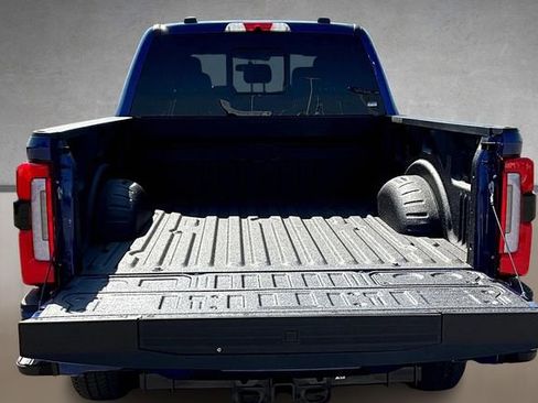 New 2026 Ford F250 Platinum w/ FX4 Off-Road Package AWD/4WD image 4