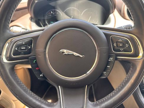 Used 2014 Jaguar XJ L Portfolio RWD image 17