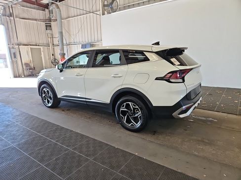 Used 2023 Kia Sportage LX image 7
