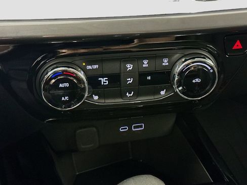 Used 2025 Chevrolet Trax ACTIV w/ Driver Confidence Package FWD image 17