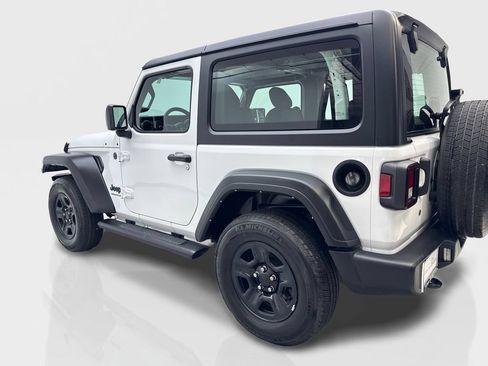 Used 2022 Jeep Wrangler Sport AWD/4WD image 14