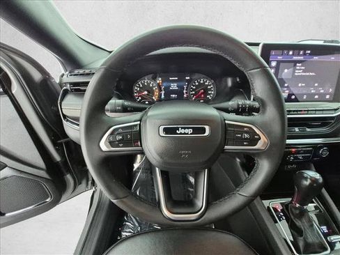 Used 2023 Jeep Compass Latitude AWD/4WD image 28