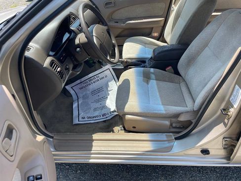 Used 1996 Nissan Maxima SE FWD image 10