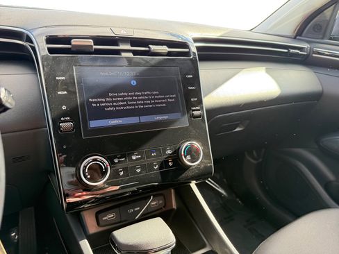 Certified 2022 Hyundai Tucson SE image 12