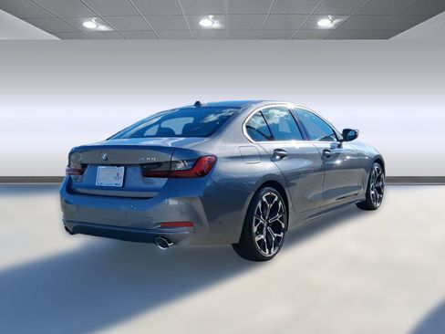 Used 2026 BMW 330i Sedan w/ Premium Package RWD image 8