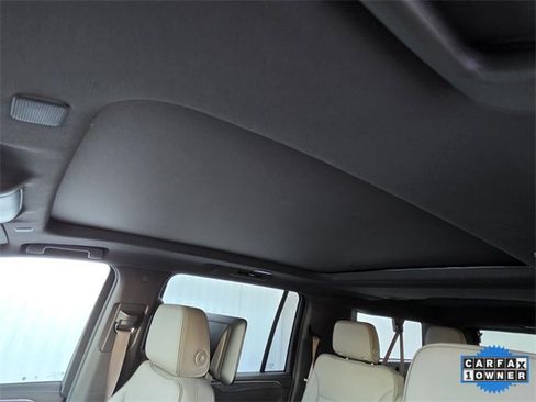 Used 2021 GMC Yukon XL SLT w/ SLT Luxury Plus Package image 7