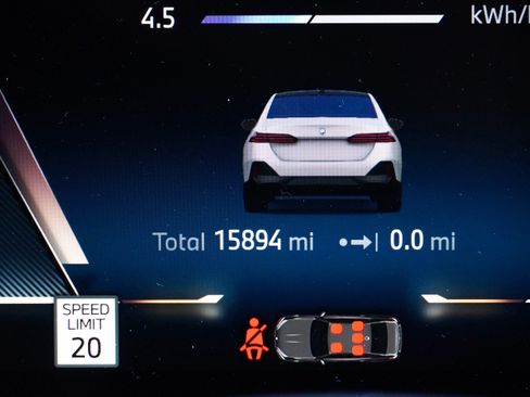 Used 2024 BMW i5 eDrive40i w/ M Sport Package image 21