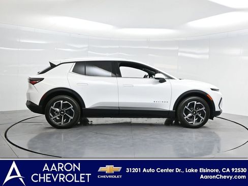 New 2026 Chevrolet Equinox EV LT image 32