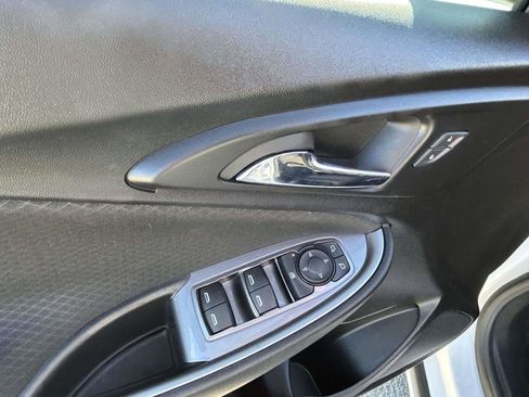 Used 2022 Chevrolet Malibu RS image 17