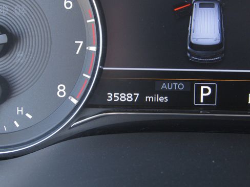 Used 2024 INFINITI QX80 Luxe image 32