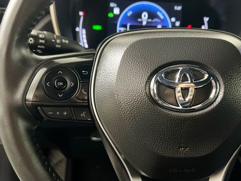 Used 2024 Toyota Corolla Cross XSE image 18