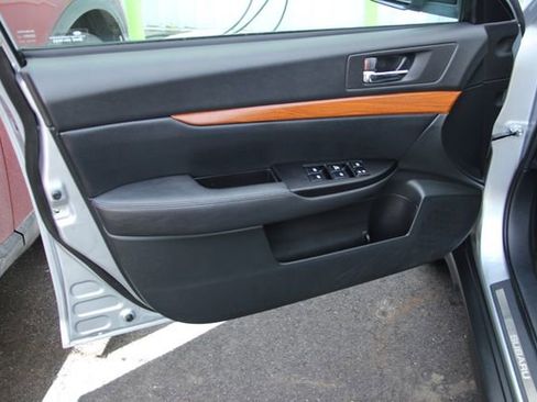 Used 2014 Subaru Outback 2.5i Limited image 14