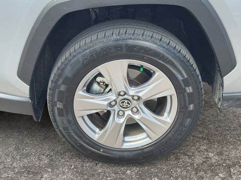 Used 2025 Toyota RAV4 XLE AWD/4WD image 13