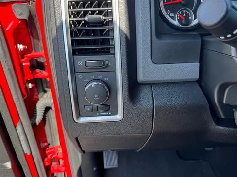 Used 2019 RAM 1500 Warlock AWD/4WD image 22