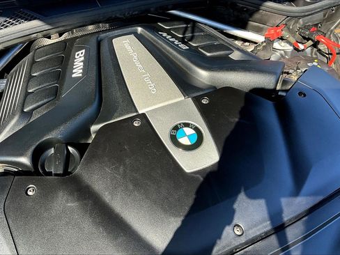 Used 2018 BMW X5 xDrive50i w/ M Sport Package image 32